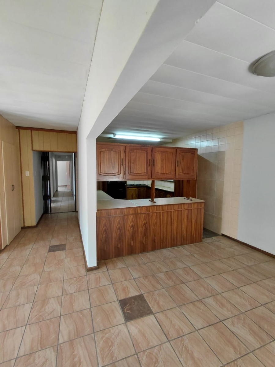 To Let 4 Bedroom Property for Rent in Universitas Free State